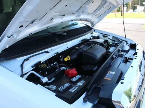 Used 2022 Ford E-450 and Econoline 450 Super Duty w/ Motorhome Prep Package image 87