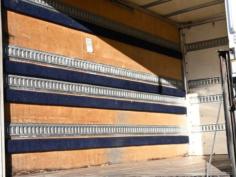 Used 2017 Chevrolet Express 3500 RWD image 27