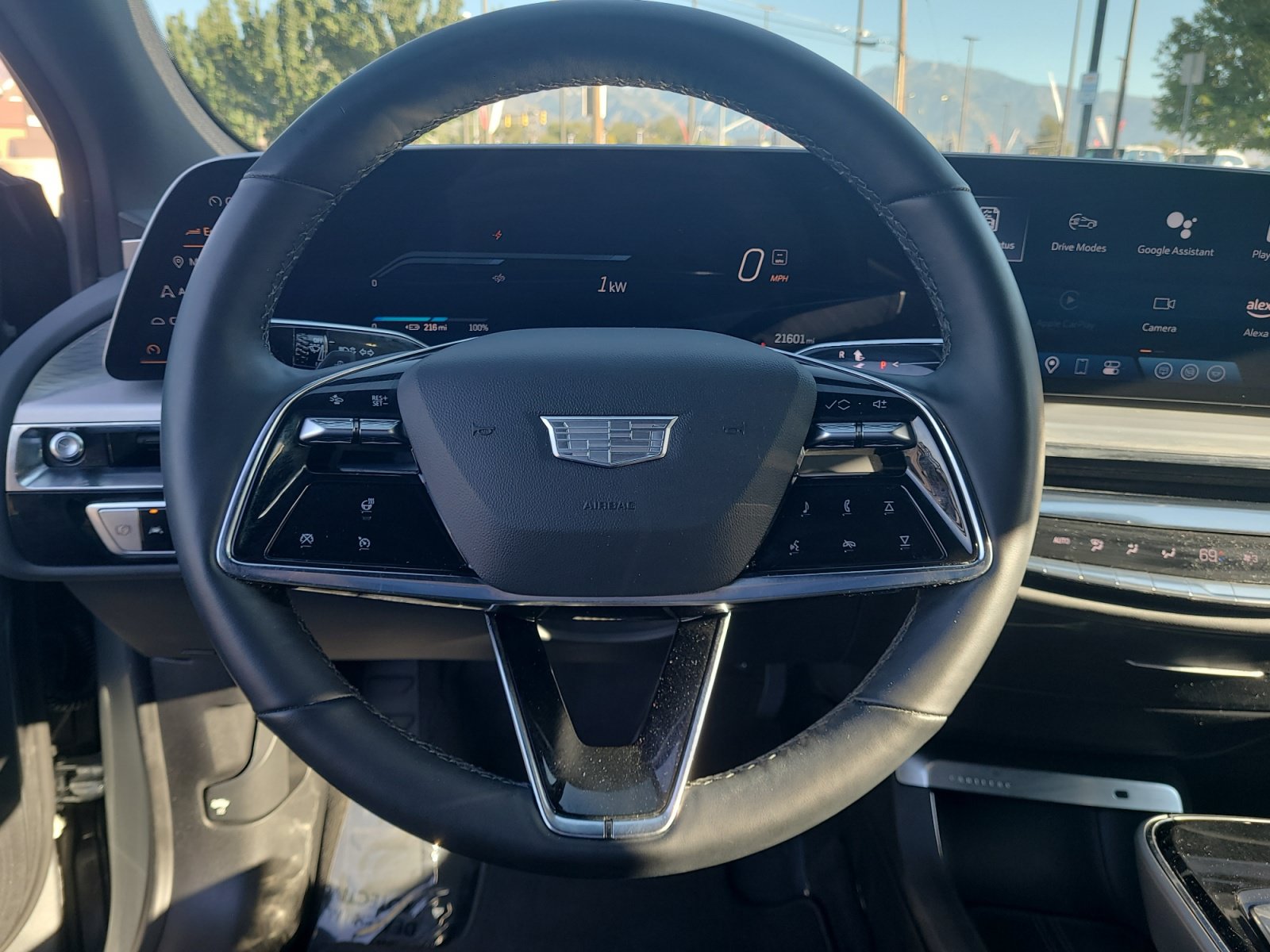 Used 2025 Cadillac Lyriq Sport AWD/4WD image 9