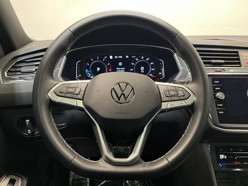 Used 2023 Volkswagen Tiguan SEL R-Line image 6