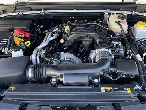 Certified 2022 Jeep Gladiator Sport AWD/4WD image 37