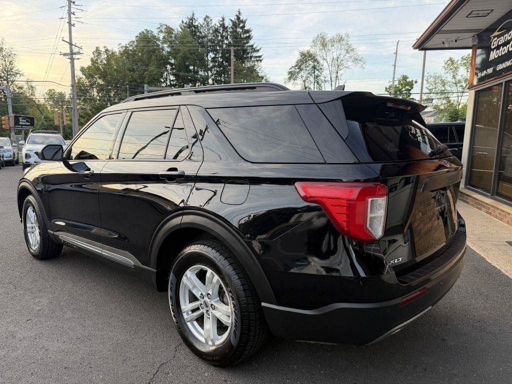 Used 2020 Ford Explorer XLT w/ Equipment Group 202A AWD/4WD image 3