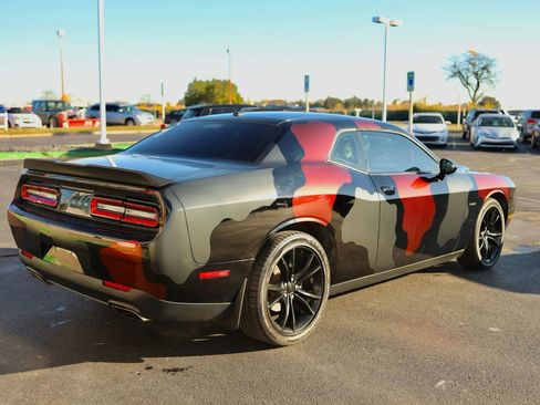 Used 2016 Dodge Challenger R/T w/ Blacktop Package RWD image 7
