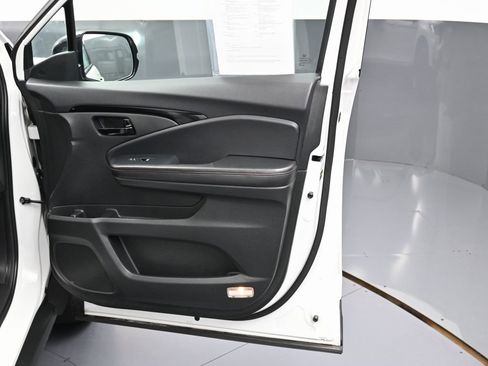 Used 2024 Honda Passport Black Edition image 36