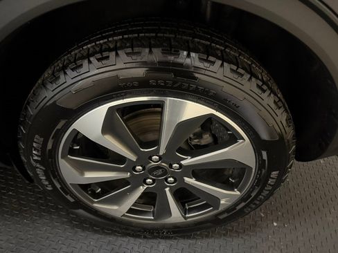 Used 2024 Ford Escape Platinum w/ Premium Technology Package image 17