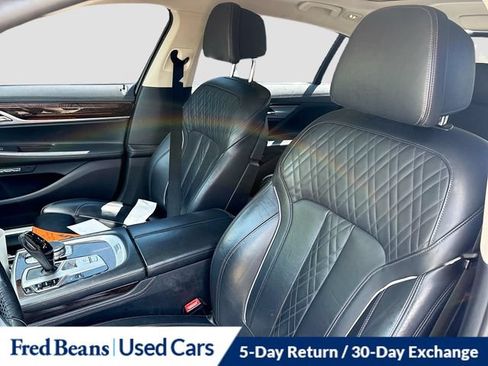 Used 2017 BMW 750i xDrive AWD/4WD image 29