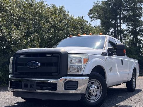 Used 2014 Ford F250 XL w/ Power Equipment Group RWD image 2