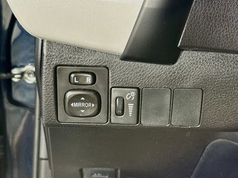 Certified 2019 Toyota Corolla LE FWD image 18