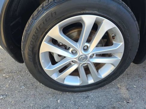 Used 2011 Nissan Juke SV image 9