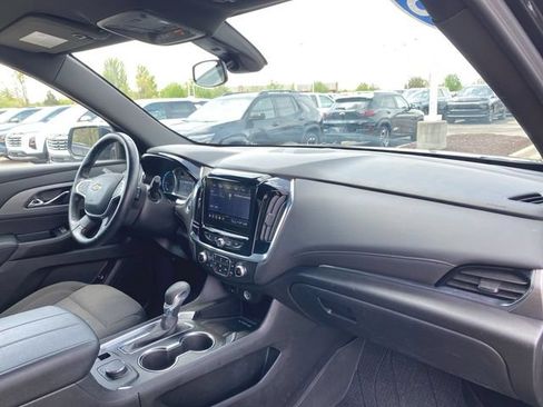Used 2023 Chevrolet Traverse LT FWD image 27