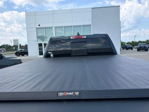 Used 2019 RAM 1500 Laramie AWD/4WD image 12