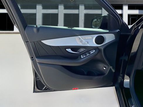 Used 2022 Mercedes-Benz GLC 300 image 23