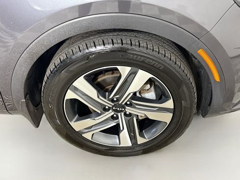 Used 2022 Kia Sorento SX w/ Panoramic Sunroof Package AWD/4WD image 32