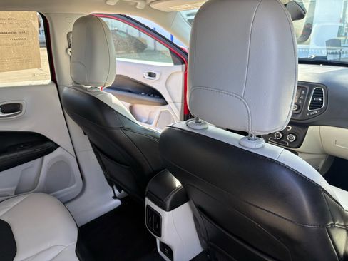 Used 2018 Jeep Compass Latitude image 45