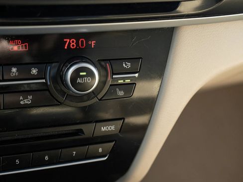 Used 2015 BMW X5 xDrive35d image 21