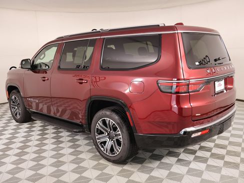Used 2022 Jeep Wagoneer Series III RWD image 24