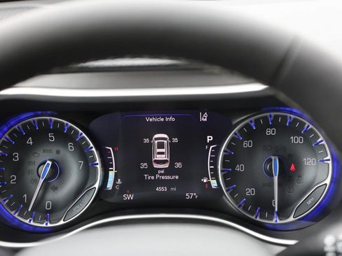 Used 2025 Chrysler Pacifica Select FWD image 20