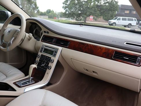 Used 2011 Volvo XC70 T6 image 17