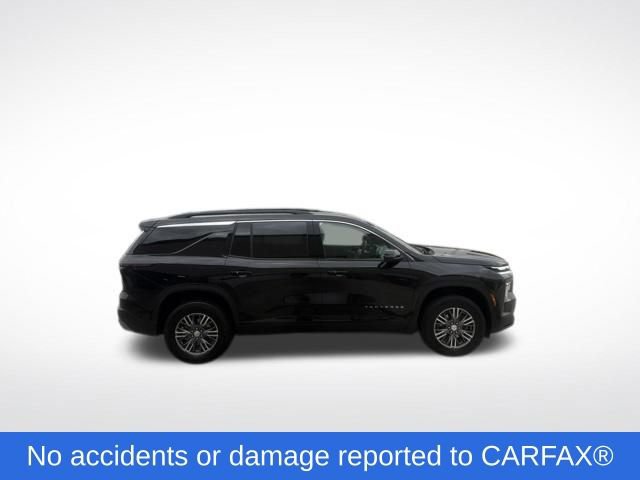 Used 2025 Chevrolet Traverse LT FWD image 2