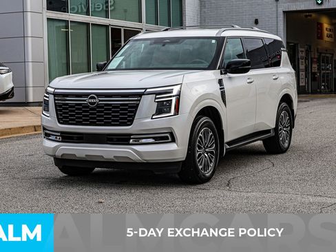 Used 2025 Nissan Armada SL w/ Captain's Chari Seat Package image 4