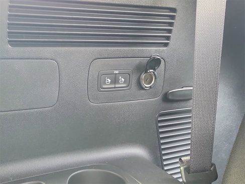 Used 2025 Kia Sorento LX image 15