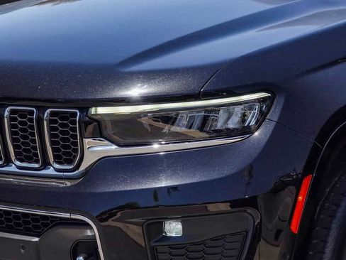 Certified 2022 Jeep Grand Cherokee L Overland w/ Luxury Tech Group IV image 8