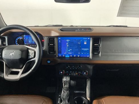 Used 2024 Ford Bronco Outer Banks image 15