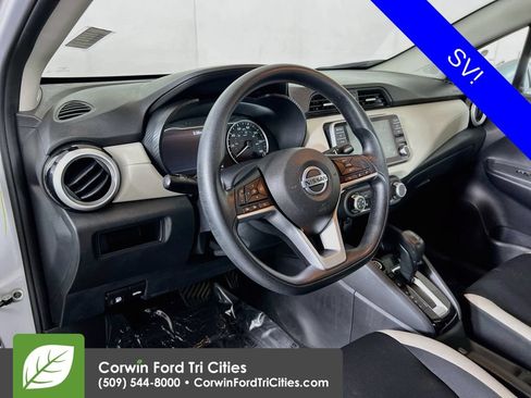 Used 2022 Nissan Versa SV FWD image 3