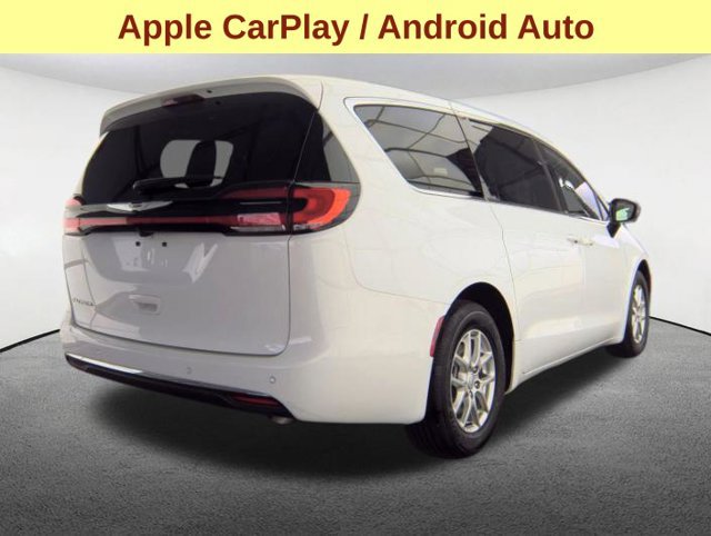 Used 2026 Chrysler Pacifica Select FWD image 7