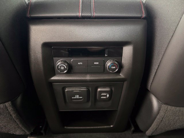 Used 2023 Chevrolet Traverse RS AWD/4WD image 31