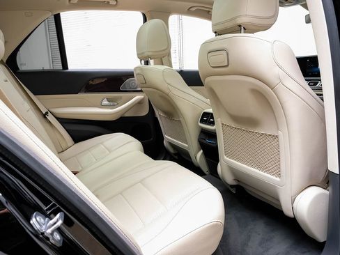 Used 2020 Mercedes-Benz GLE 350 w/ AMG Line Exterior image 31