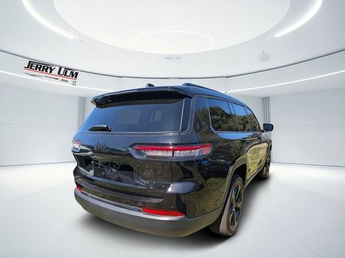 New 2025 Jeep Grand Cherokee L Altitude image 3