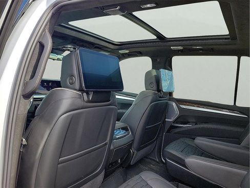 New 2026 Cadillac Escalade Platinum Luxury w/ LPO, Floor Liner Package image 11