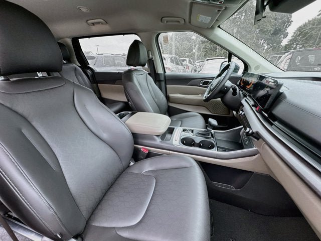 Certified 2026 Kia Carnival EX FWD image 29