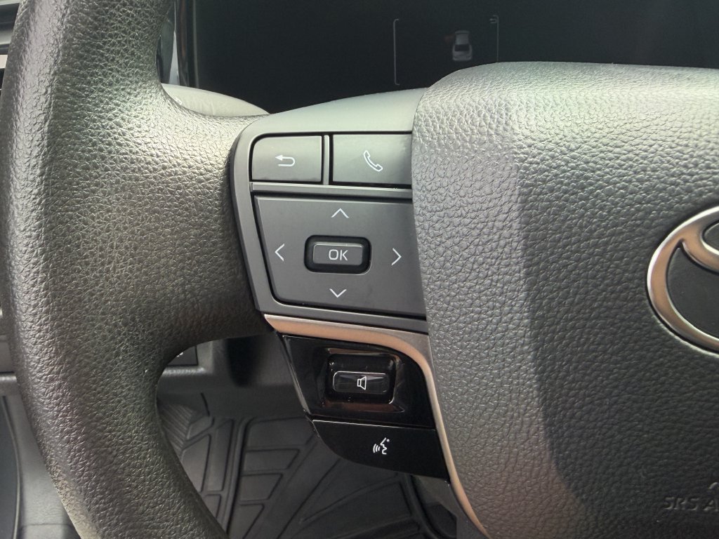 Used 2025 Toyota Camry LE FWD image 29