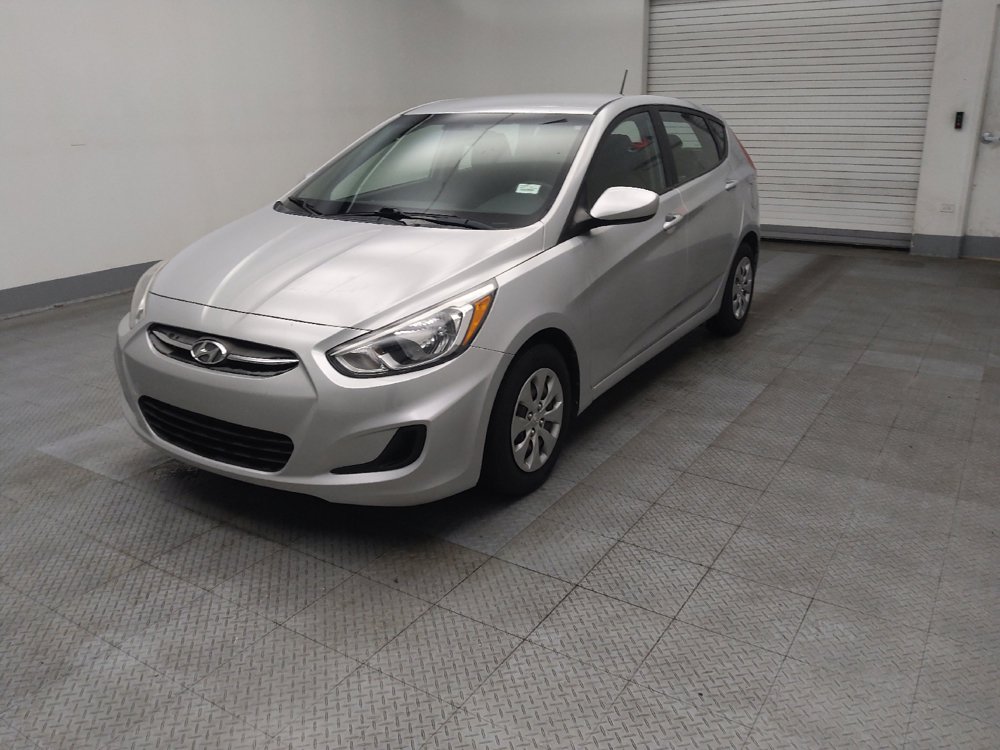 Used 2017 Hyundai Accent SE FWD image 2