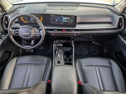 Used 2024 Kia Sorento S image 25