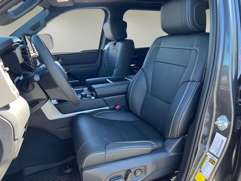 New 2026 Toyota Tundra Limited AWD/4WD image 12