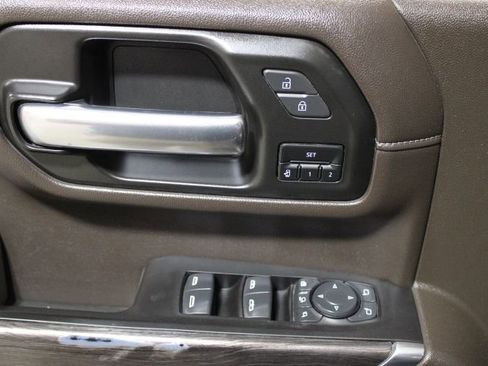 Used 2021 Chevrolet Silverado 2500 LTZ w/ LTZ Convenience Package image 16