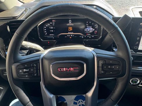 Used 2024 GMC Sierra 1500 SLE image 17