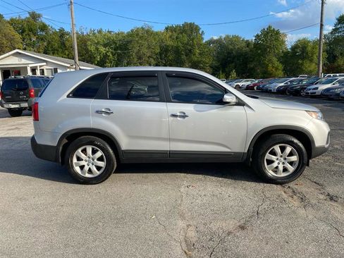 Used 2012 Kia Sorento LX image 4