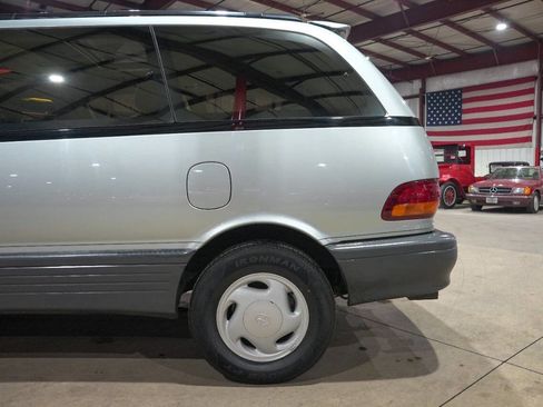 Used 1992 Toyota Previa LE image 5