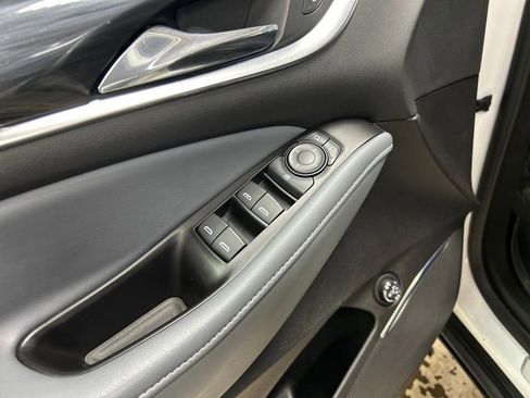 Used 2019 Buick Enclave Essence image 15