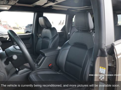 Used 2025 Ford Bronco Badlands image 11