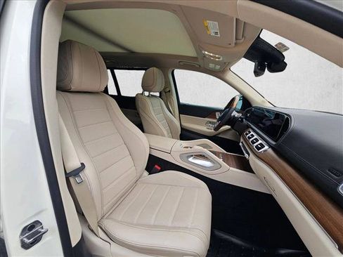 Used 2023 Mercedes-Benz GLS 450 4MATIC image 18