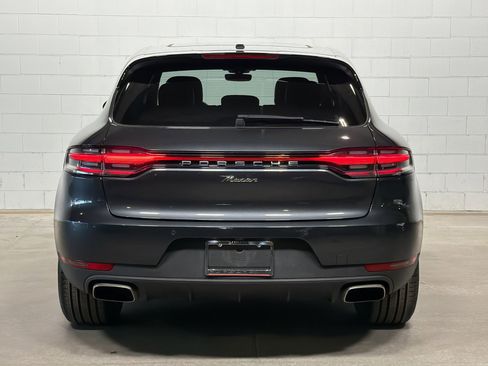 Certified 2021 Porsche Macan image 8