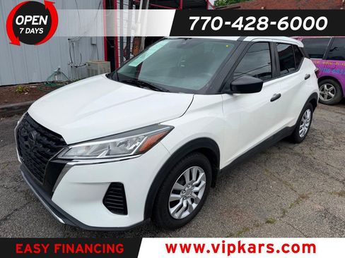Used 2021 Nissan Kicks S FWD image 1