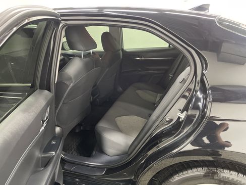 Used 2020 Toyota Camry LE image 13