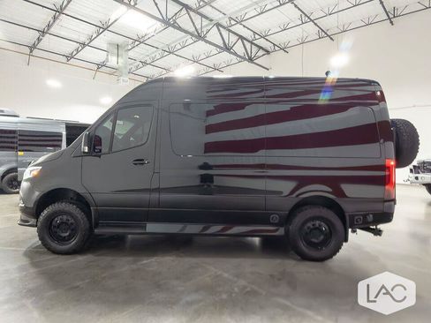 Used 2023 Mercedes-Benz Sprinter 2500 image 36