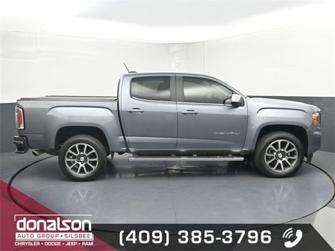 Used 2021 GMC Canyon Denali image 2